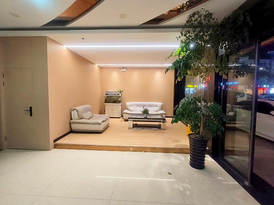 Vino Business Hotel (Qingyuan Bus Station Branch) Hotel in Zhejiang