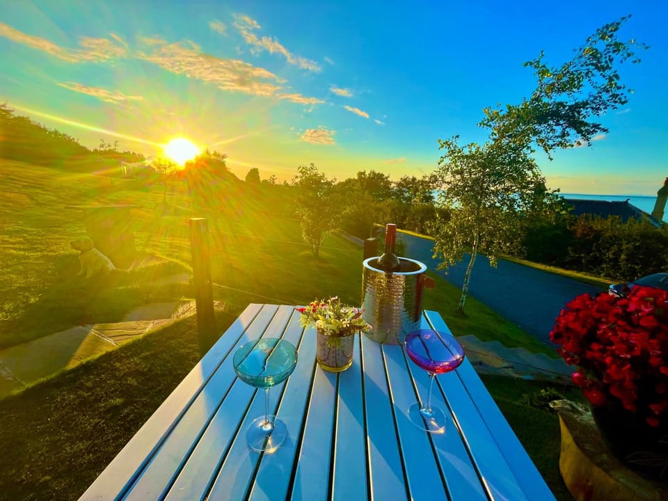 The Pod & Cwtch luxury accommodation Lodge in Wales