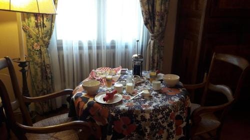 La Vigne Vierge Hotel in Centre-Val de Loire