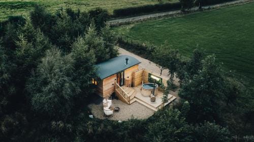 The Wildflower Shepherd's Hut Lodge in England