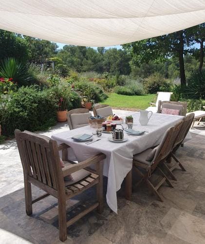 Lou Pantai, Bed and Breakfast, double room Hotel in Aix-en-Provence