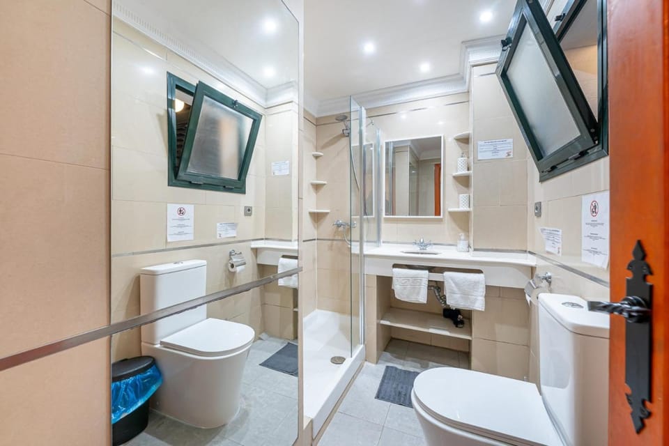 Hof van Holland Carihuela Hotel in Torremolinos