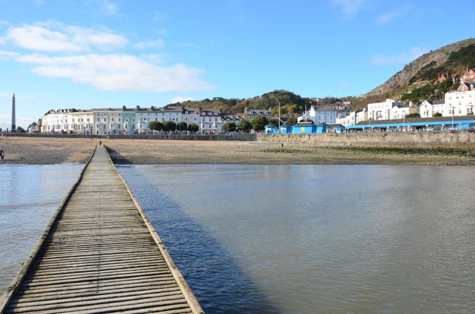Audley Guest House Hotel in Llandudno