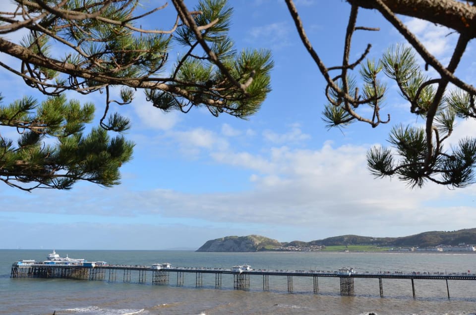 Audley Guest House Hotel in Llandudno