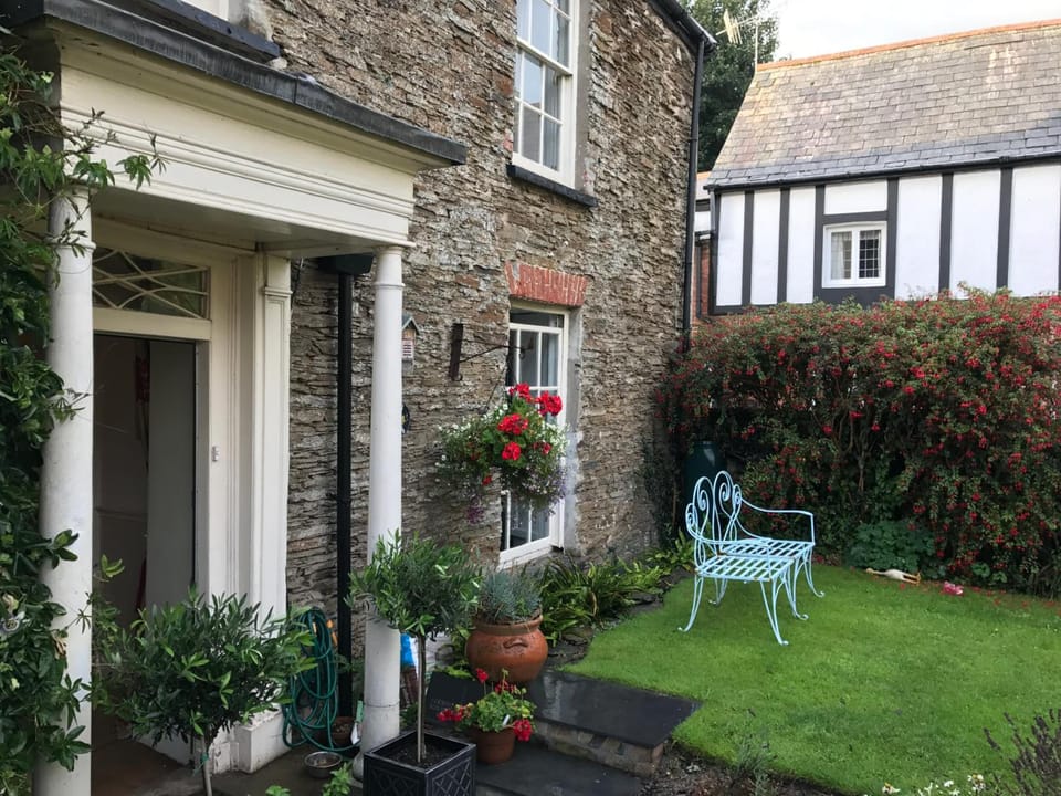 SPRING GARDENS B&B Hotel in Wadebridge