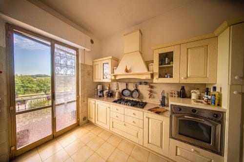 Cozy Room with Balcony, Ping Pong & Billiard Table Hotel in Umbria