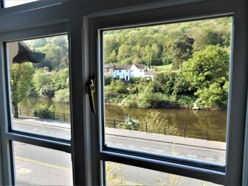 Riverside Bed & Breakfast Hotel in Telford