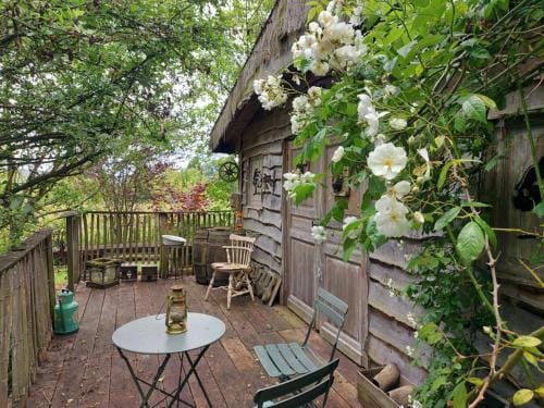 Jardin Reveur la cabane La tete dans les etoiles Hotel in Wallonia, Belgium