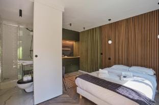 ﻿Superb Studio in Neuilly Porte Maillot Hotel in Levallois-Perret