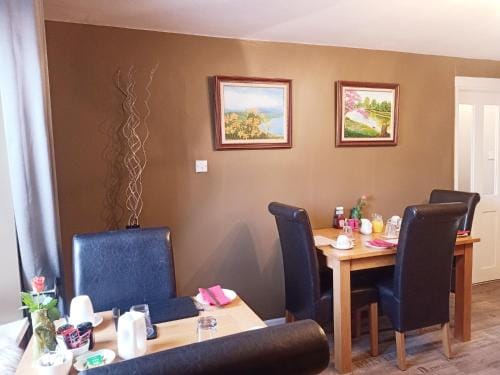The Milton Accommodation Hotel in Elgin