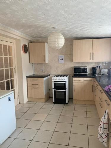 Room only guest accommodation, guest house self catering Hotel in Bangor