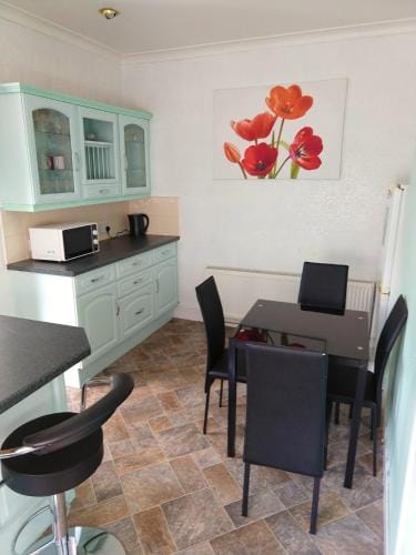 Napier Town House - Self Catering - Guesthouse Style - Twin and Double Rooms Hotel in Allerdale District