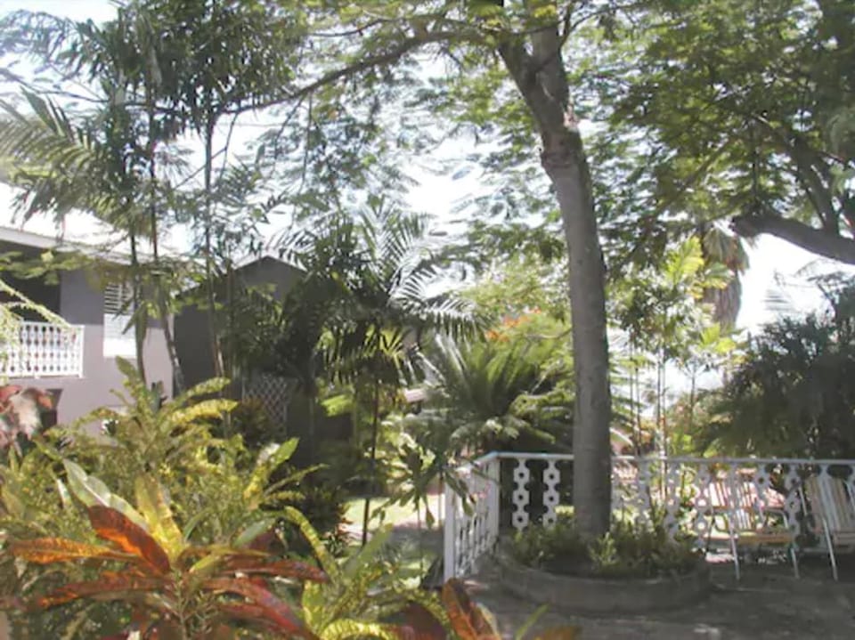 Paradise Villas Hotel in Bridgetown