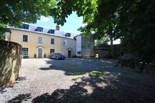 The Lawns House Hotel in Holt