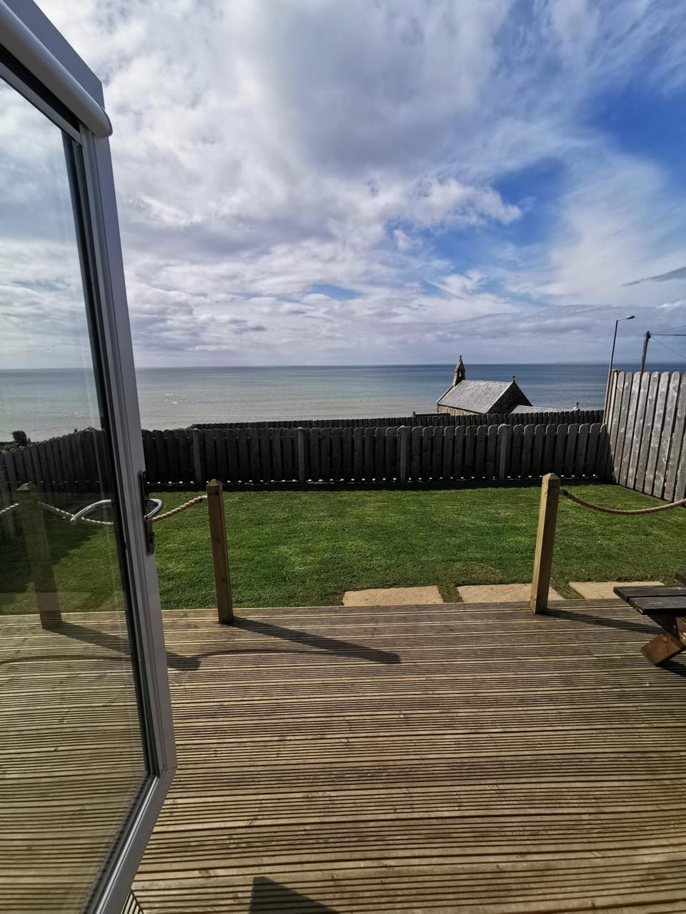 Allibella Shepherds Hut, Amazing Seaview, Private garden, Pet Friendly Hotel in Wales