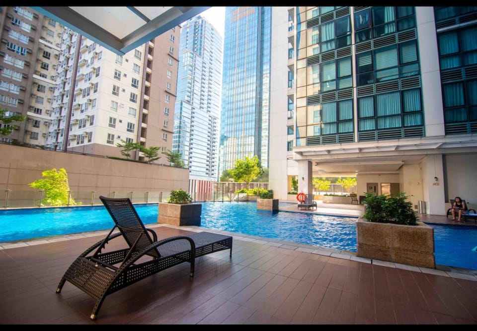 One Uptown Residence BGC Apartment hotel in Makati