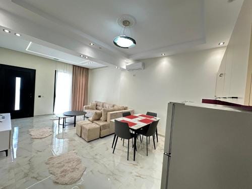 LiEl Holiday Hotel in Vlorë