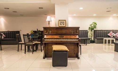 High Wycombe Lodge Dralda House Hotel in High Wycombe