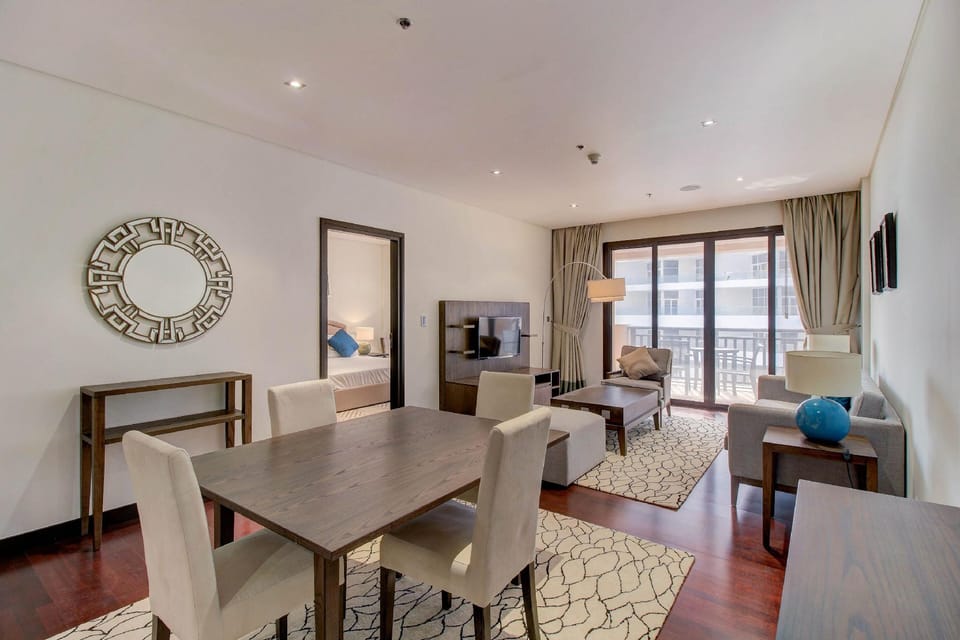 Luxe Getaways Palm Jumeirah Hotel in Dubai