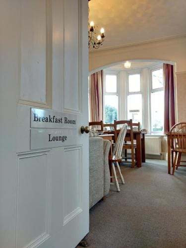 Rutland West Guest House Hotel in Filey