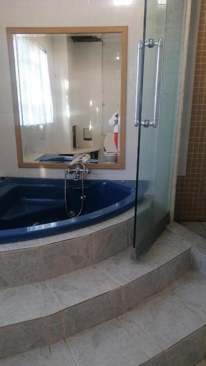 Ferndale Confortable Apartments Hotel in Sandton
