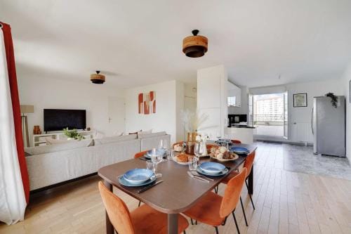 Superb 3BR with Terraces – Puteaux La Défense Hotel in Puteaux