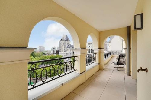 Superb 3BR with Terraces – Puteaux La Défense Hotel in Puteaux
