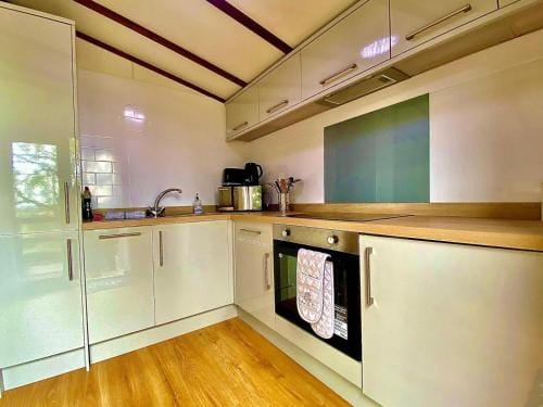 The Raddle Inn Log Cabins Lodge in Staffordshire Moorlands District