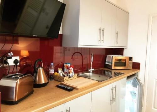 Bede Apartments Hotel in Coventry