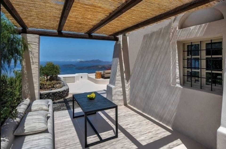 Santo Blue Santorini Hotel in Megalochori