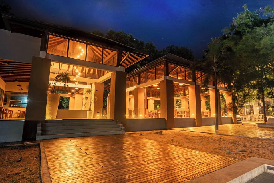 LUXTORI Arugambay Hotel in Sri Lanka