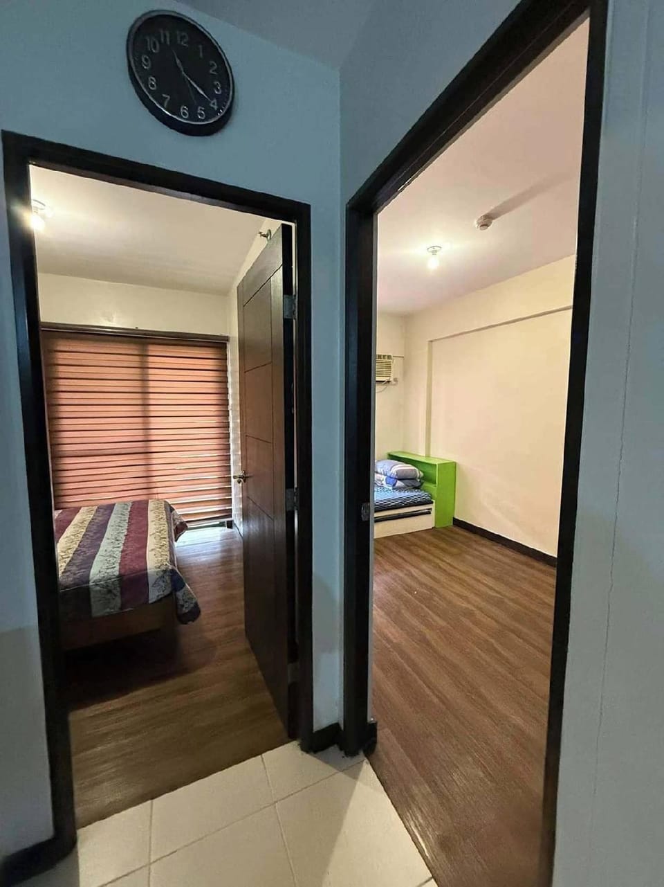 Alabang Condo by Lyre Hotel in Muntinlupa
