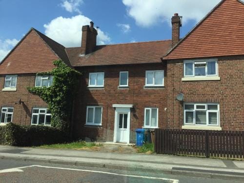 Browning House Bedrooms I Long or Short Stay I Special Rate Available Hotel in Derby
