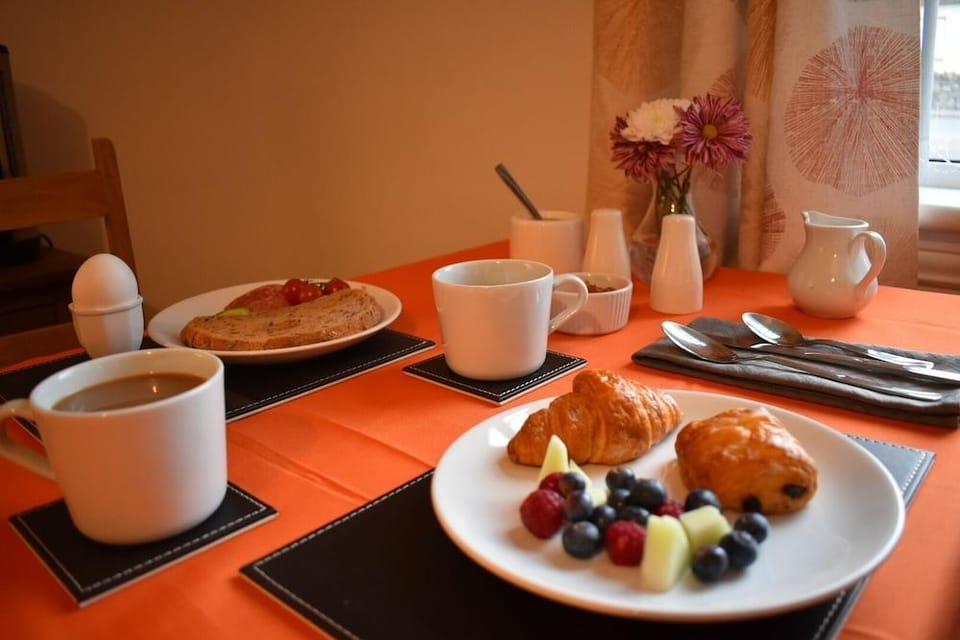 Lycia Rooms + Hotel in Inverness