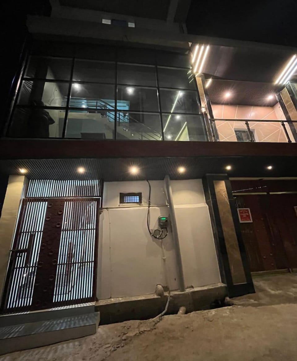 Vedas Villa Ayodhya 2.1km from Shri Ram Temple Hotel in Nepal
