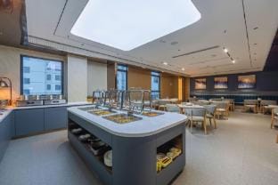 Yilong Anyue Hotel (Zhangjiagang Nanfeng Town Branch) Hotel in Suzhou