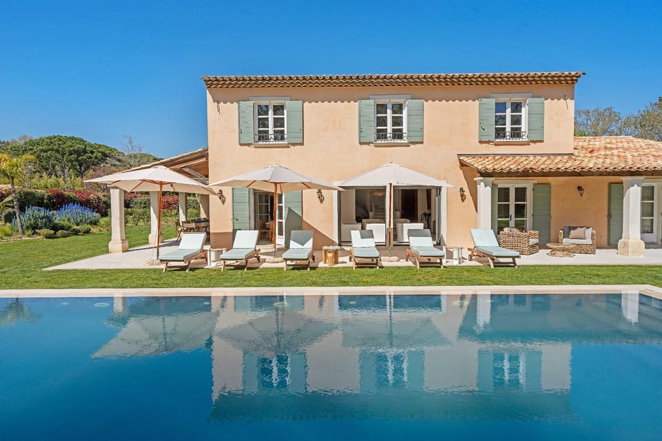 Exceptional villa- AC- 5BR-10P- Baie des Canebiers Resort in Saint-Tropez
