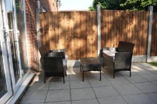 Town Centre spacious 4 bed town house Hotel in Huntingdonshire District