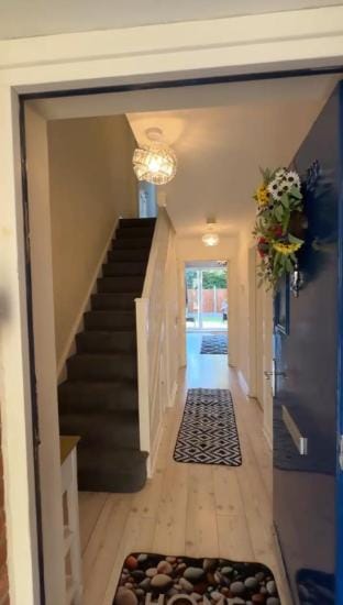 Town Centre spacious 4 bed town house Hotel in Huntingdonshire District
