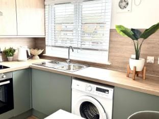 Almondvale Apartment Hotel in Livingston