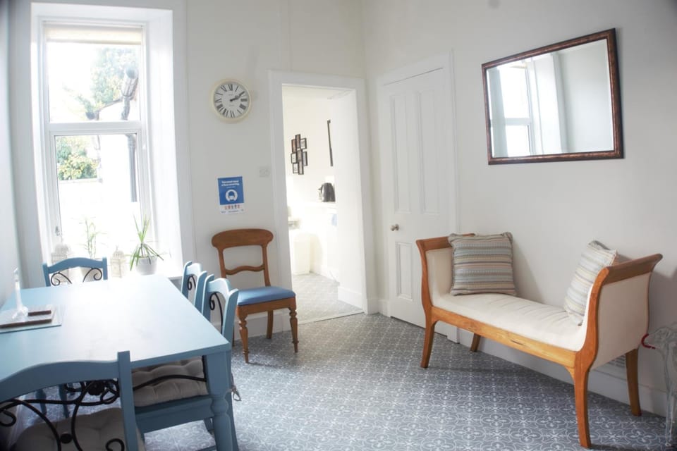 Barns Serviced Accommodation Hotel in Ayr