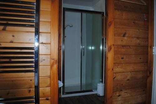 Rowardennan Rooms in the lodge Lodge no 2 Lodge in Scotland