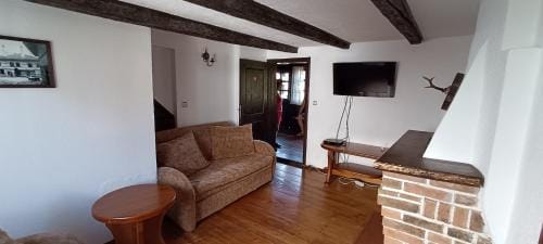 Shared lounge/TV area