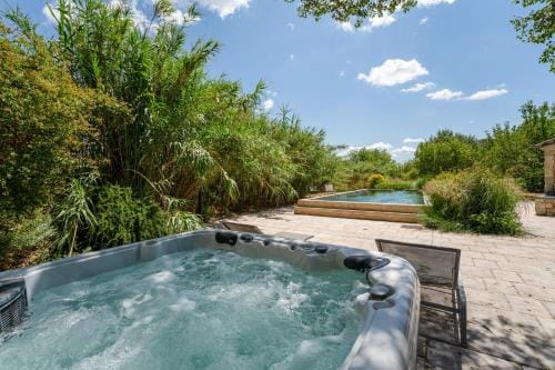 Maison d'hote - La Colline Hotel in Provence-Alpes-Côte d'Azur