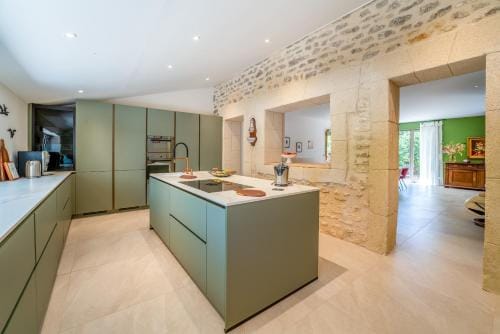 Maison d'hote - La Colline Hotel in Provence-Alpes-Côte d'Azur