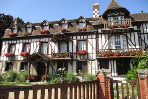 LA TRANQUILITE Hotel in Normandy
