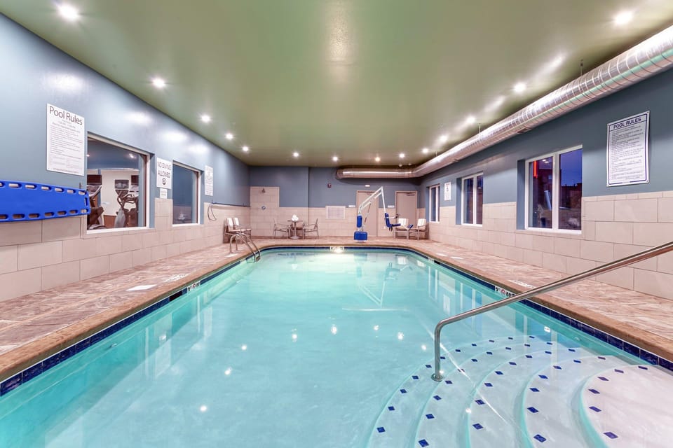 Holiday Inn Express And Suites Columbus - Worthington By IHG Hotel in Worthington