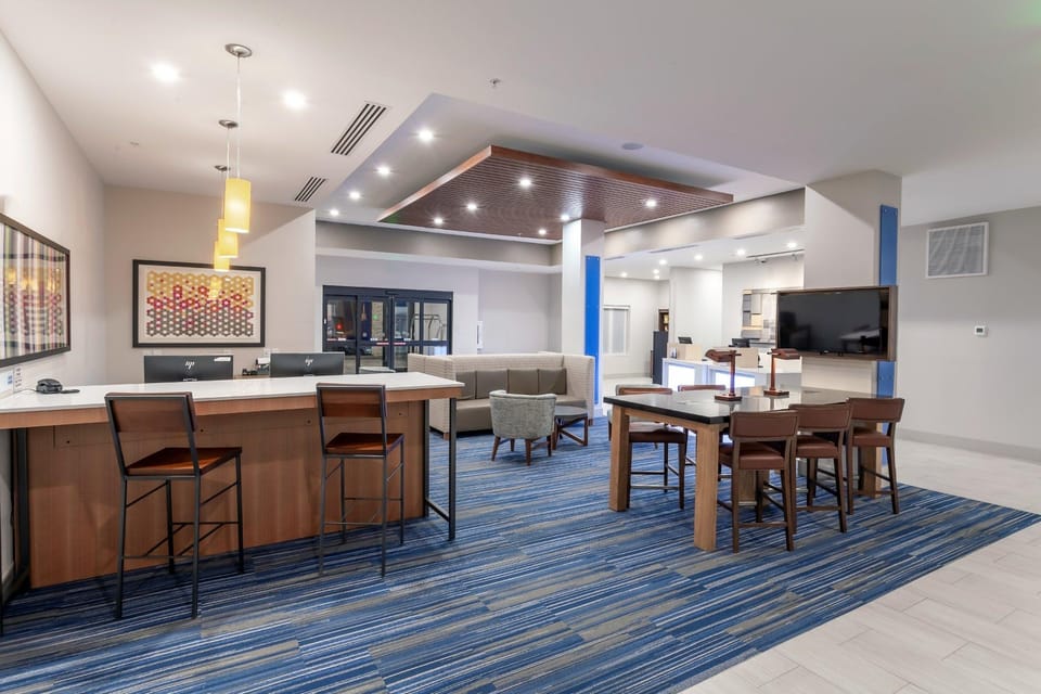Holiday Inn Express And Suites Columbus - Worthington By IHG Hotel in Worthington