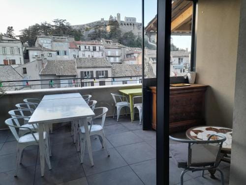 Les MIRABELLES chambres d'hotes Hotel in Sisteron
