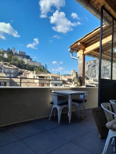 Les MIRABELLES chambres d'hotes Hotel in Sisteron